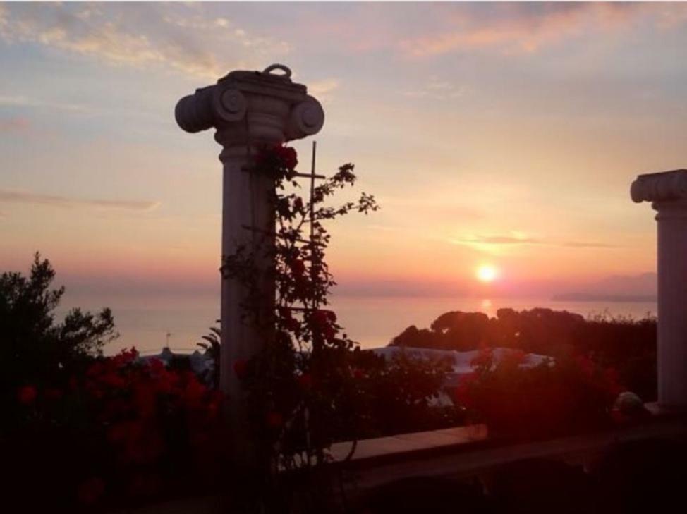 Un Angolo Di Paradiso Hotel Ísquia Exterior foto